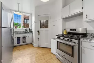 1368 E 57th St, Chicago, IL 60637 - Photo 11