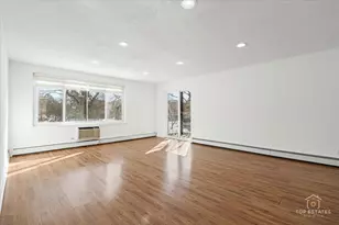 1107 S Old Wilke Rd, Arlington Heights, IL 60005 - Photo 9