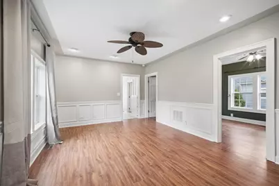 60 N Wisconsin Street, Carpentersville, IL 60110 - Photo 5
