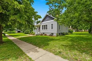 423 E Front St, Gilman, IL 60938 - Photo 3