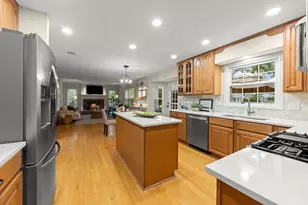 706 Alexandria Dr, Naperville, IL 60565 - Photo 11