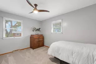 1320 E Sanborn Dr, Palatine, IL 60074 - Photo 19