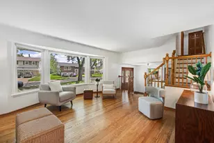 1320 E Sanborn Dr, Palatine, IL 60074 - Photo 5