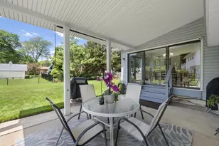 1320 E Sanborn Dr, Palatine, IL 60074 - Photo 23