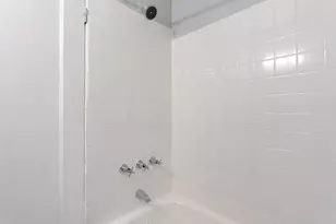 4735 N Beacon St, Chicago, IL 60640 - Photo 13