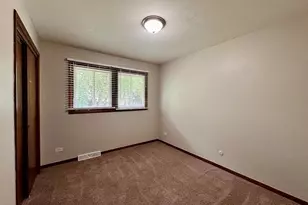17945 Maple St, Lansing, IL 60438 - Photo 11