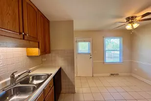 19252 Oakwood Ave, Lansing, IL 60438 - Photo 9