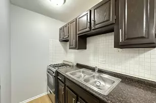 4616 N Beacon St, Chicago, IL 60640 - Photo 3