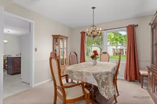 815 Claridge Ct, Schaumburg, IL 60193 - Photo 7