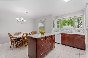 815 Claridge Ct, Schaumburg, IL 60193 - Photo 9