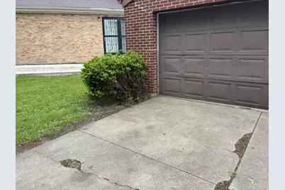 8153 S Marquette Avenue, Chicago, IL 60617 - Photo 13