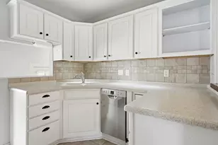 513 Kreitzer Ave, Bloomington, IL 61701 - Photo 13