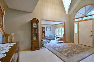 213 John Dr, Bartlett, IL 60103 - Photo 5