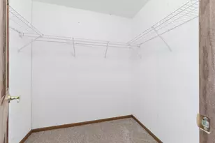 208 Chesterfield Ct, Schaumburg, IL 60193 - Photo 13