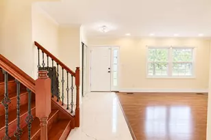 450 Heather Ln, Carol Stream, IL 60188 - Photo 5