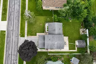 450 Heather Ln, Carol Stream, IL 60188 - Photo 3