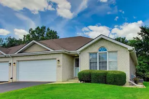 231 Hillcrest Ln, Steger, IL 60475 - Photo 1