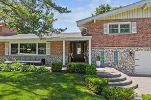 328 Windsor Ln, Inverness, IL 60010 - Photo 1