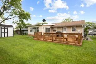 46 Avon Rd, Elk Grove Village, IL 60007 - Photo 19