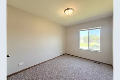 18018 Chantilly Lane, Hazel Crest, IL 60429 - Photo 11