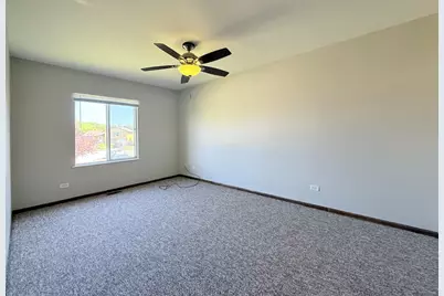 18018 Chantilly Lane, Hazel Crest, IL 60429 - Photo 9