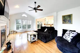 1605 Crowfoot Cir S, Hoffman Estates, IL 60169 - Photo 23