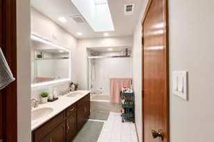 8952 Silverdale Dr, Orland Park, IL 60462 - Photo 13