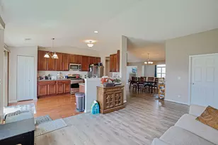 1404 Draper Rd, McHenry, IL 60050 - Photo 9
