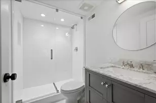 2201 Lincolnwood Dr, Evanston, IL 60201 - Photo 33