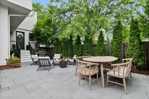 2201 Lincolnwood Dr, Evanston, IL 60201 - Photo 35