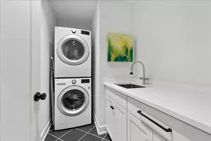 2201 Lincolnwood Dr, Evanston, IL 60201 - Photo 29