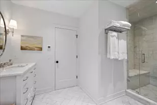 2201 Lincolnwood Dr, Evanston, IL 60201 - Photo 25