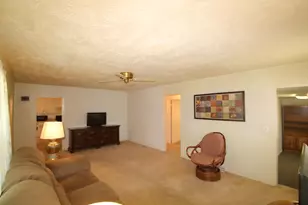 712 E Hurlbut Ave, Belvidere, IL 61008 - Photo 7