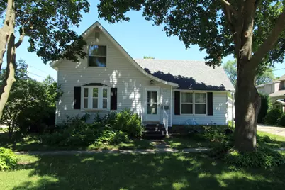 712 E Hurlbut Avenue, Belvidere, IL 61008 - Photo 1