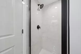 10910 S Ave L, Chicago, IL 60617 - Photo 17