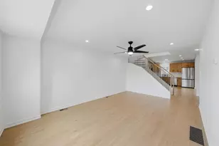 10910 S Ave L, Chicago, IL 60617 - Photo 3