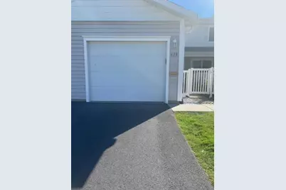 629 Breakers Point #0, Schaumburg, IL 60194 - Photo 1