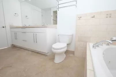 914 W Hubbard Street #202, Chicago, IL 60642 - Photo 19