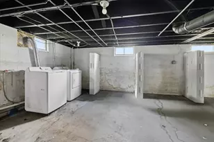 121 Davison St, Joliet, IL 60433 - Photo 13