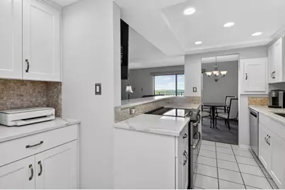 6340 Americana Drive #606, Willowbrook, IL 60527 - Photo 7