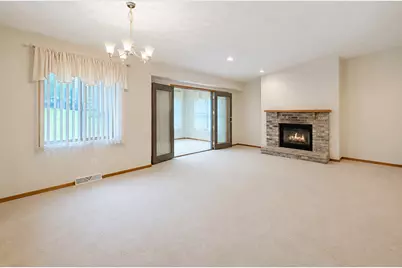 1909 Comanche Court #11, Freeport, IL 61032 - Photo 7
