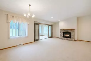 1909 Comanche Ct, Freeport, IL 61032 - Photo 7