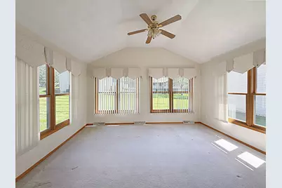 1909 Comanche Court #11, Freeport, IL 61032 - Photo 3