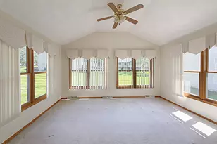1909 Comanche Ct, Freeport, IL 61032 - Photo 3