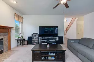 633 Versailles Dr, Bartlett, IL 60103 - Photo 5