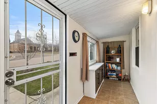 306 Johnson St, East Dundee, IL 60118 - Photo 5