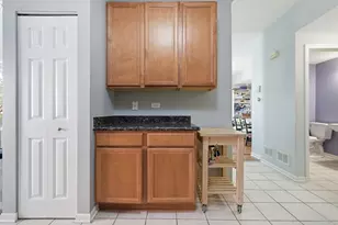 974 Kensington Dr, Northbrook, IL 60062 - Photo 7