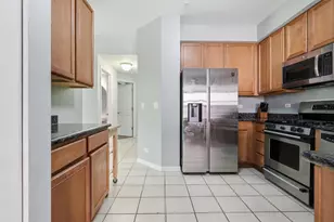974 Kensington Dr, Northbrook, IL 60062 - Photo 3