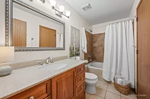 2102 Muirfield Cir, Elgin, IL 60123 - Photo 27