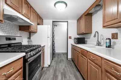 915 Graceland Avenue #1C, Des Plaines, IL 60016 - Photo 3